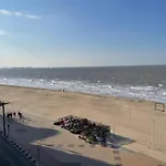 Apartamento Renovated In Knokke-heist With Views *