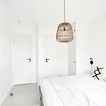 Apartamento Renovated In Knokke-heist With Views Heulebrug