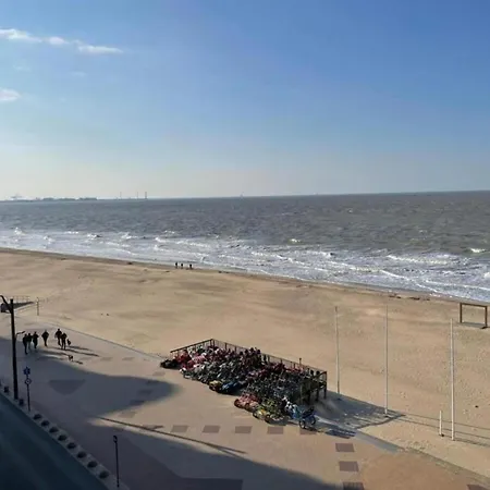 公寓 Renovated In Knokke-heist With Views *