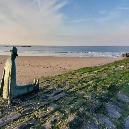 Renovated In Knokke-heist With Views 公寓 Heulebrug