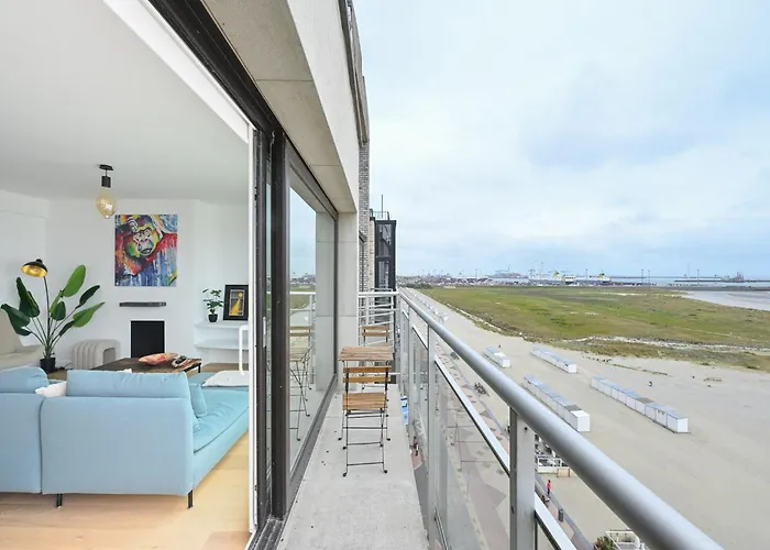 Renovated In Knokke-heist With Views Διαμέρισμα *